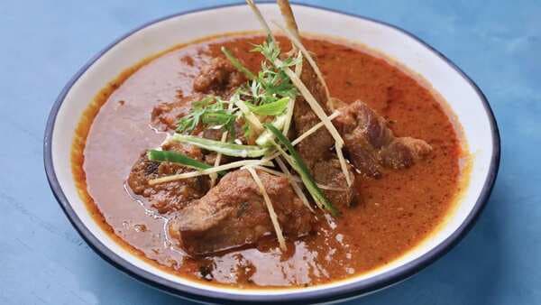 This Konkani Mutton Curry Is Pure Black In Colour, But Why? 