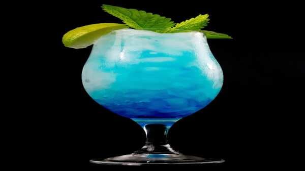 Blue Hawaii: A Refreshing Summer Cocktail Bursting With Tropical Flavours