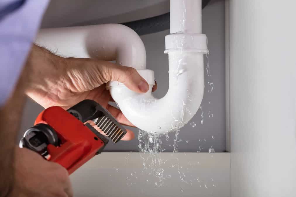 4 Kitchen Hacks To Fix Leaking Drain Pipe Under The Sink