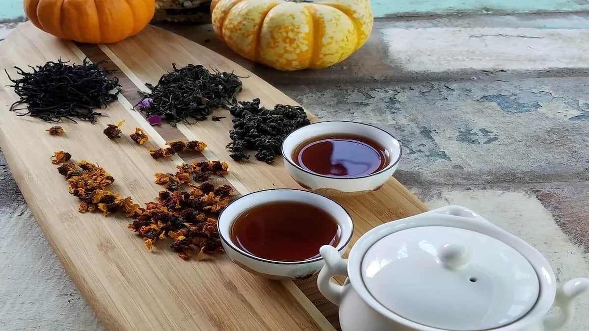 How To Make Black Tea: Master The Art Of Making Kadak Kaali Chai With These 4 Tips