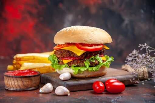Delhi Vendor Introduces ‘Heart Attack Burger’; Netizens Call It Bizarre