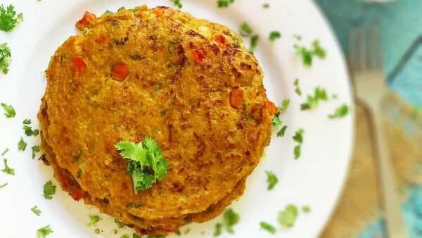 Oats And Moong Dal Chilla For Weight Loss