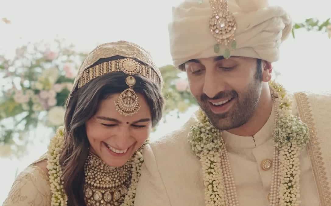 Trending: Ranbir Kapoor And Alia Bhatt's Dreamy Wedding Was Sealed By A 3-Tier Cake 
