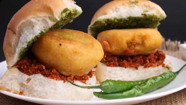 Mumbai Vada Pav Dry Chutney: This Spicy Condiment Is A Must-Try
