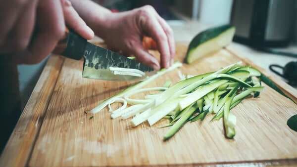 Trying To Be A Good Cook? Know These 4 Basic Knife Cuts