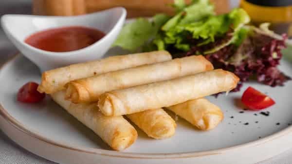 Quick Snack: Make Your Evenings Healthy With This Crispy Spinach Spring Roll