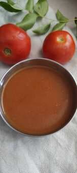 Spicy tomato carrot soup