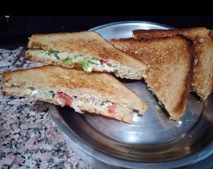 Dahi bread sandwich