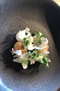 Scallops with different textures of cauliflower 