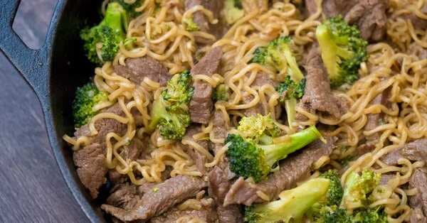20 Minute Beef & Broccoli Ramen Stir Fry