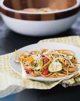 Vegetable Linguine With Tomatoes & Zucchini