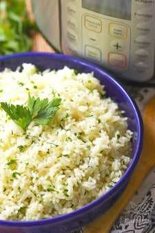 Instant Pot Garlic And Herb Rice