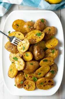 Greek Lemon-Garlic Roasted Potatoes