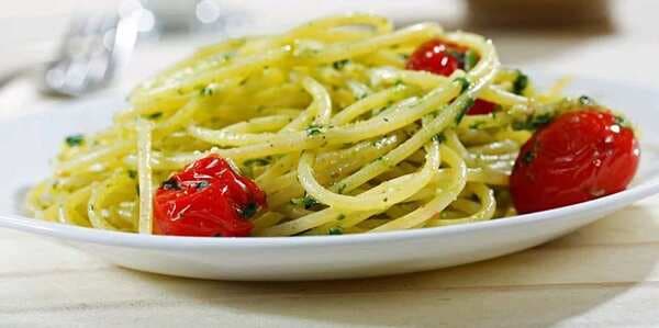 Barilla® Gluten Free Spaghetti With Blistered Grape Tomatoes, Spinach & Parsley Pesto