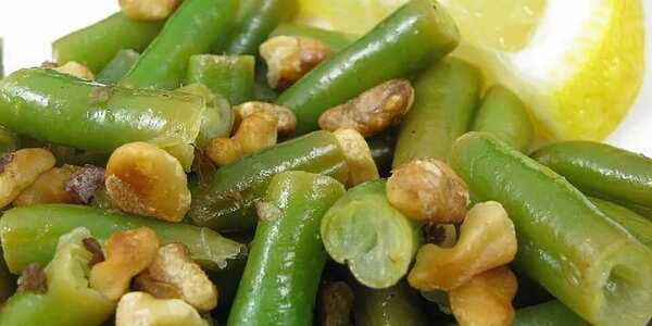 Lemon Green Beans With Walnuts