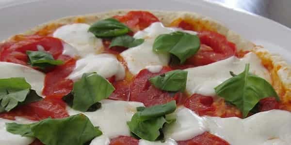 Crispy Tomato Basil Pesto Flatbread Pizzas