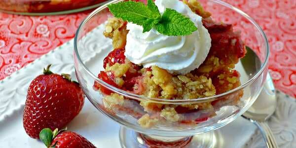 Rhubarb Strawberry Crunch