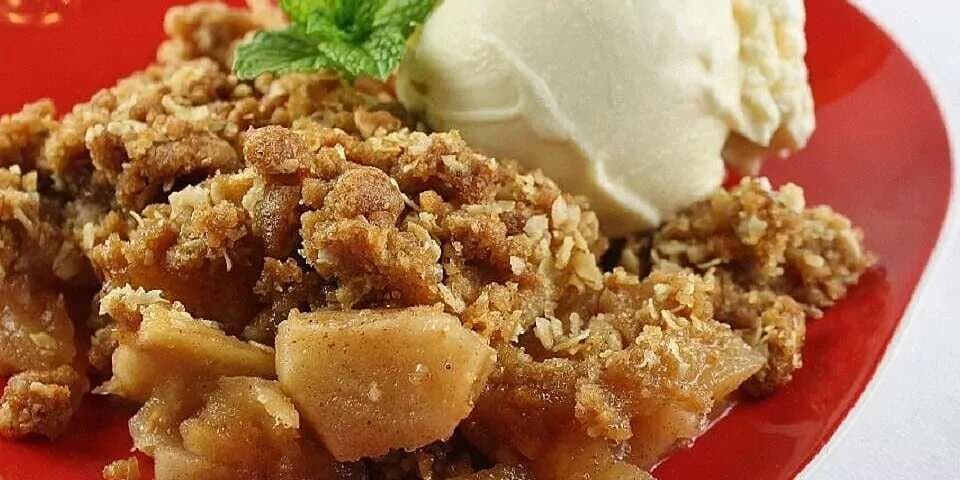 Apple Crisp With Oat Topping