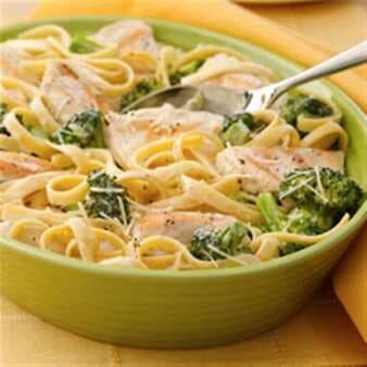 Chicken And Broccoli Fettuccini Skillet Dinner