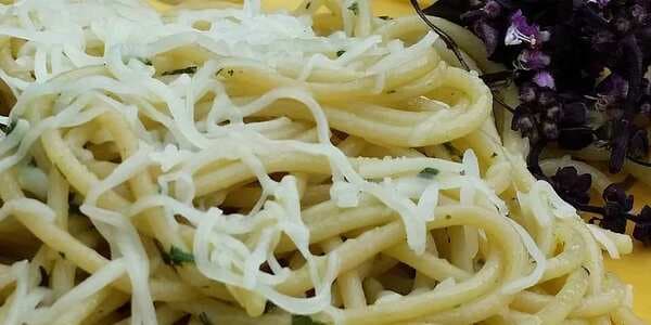 Garlic And Thai Basil Spaghetti
