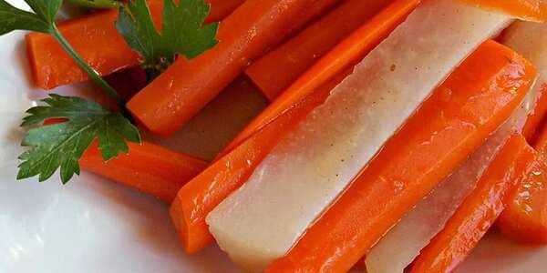 Honey Glazed Carrots And Pears