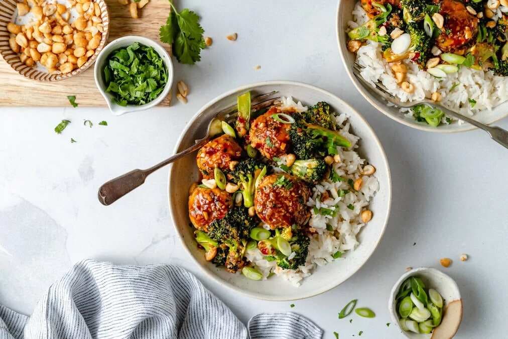 Sweet & Spicy Sesame Chicken Meatball Bowls