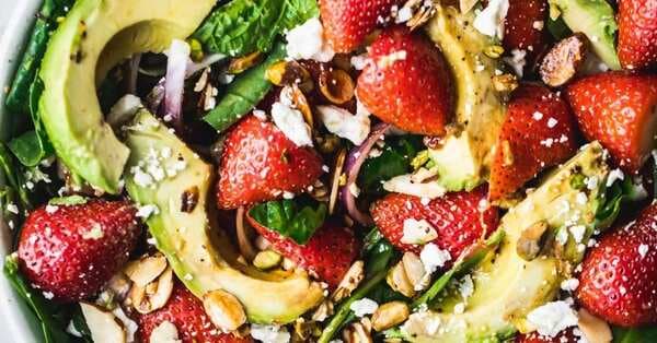 Strawberry Spinach Salad With Avocado
