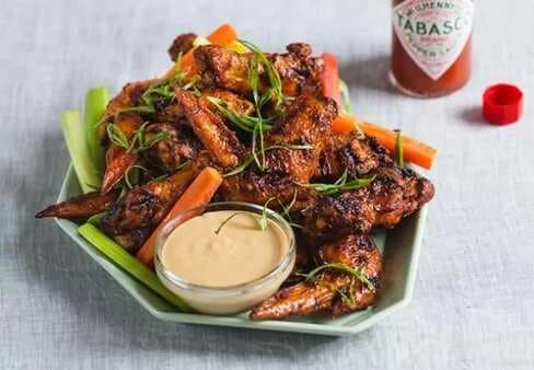 Spicy Chicken Wings With Dipping Sauce