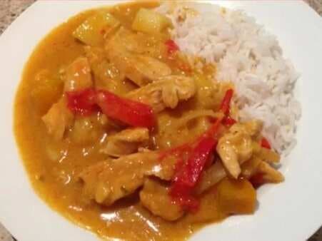 Yellow Curry Chicken With Potatoes