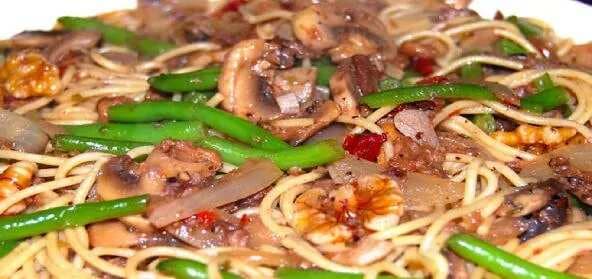 Angel Hair Pasta With Green Beans And Mushrooms