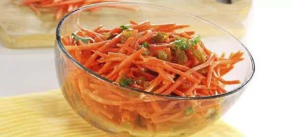 Carrot Salad With Moong Dal