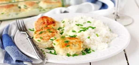 Chicken And White Sauce Cutlet