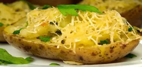 Dhokla Cup Cakes With Green Chutney And Grated Cheese