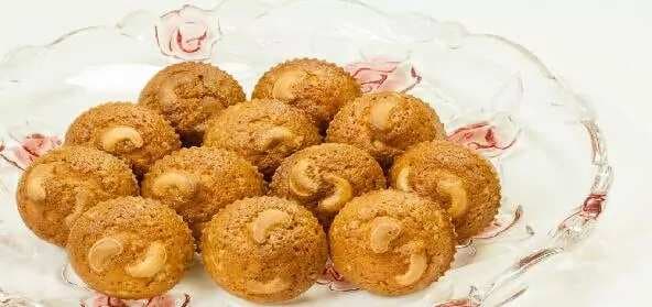 Eggless Cashew Muffin