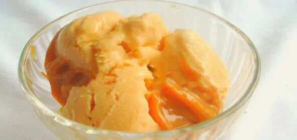 Eggless Dulce De Leche Ice Cream