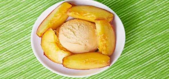 Eggless Peach Mascarpone Ice Cream
