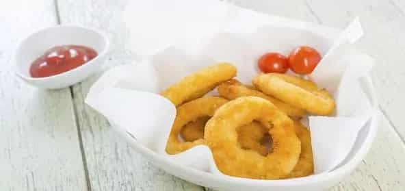 Kande Ja Bhajiya (Onion Fritters)