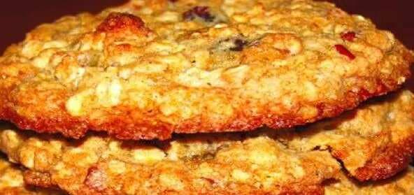 Maple-Flavoured Oatmeal-Raisin Cookies