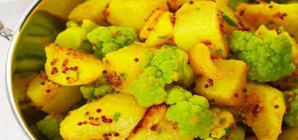Spicy Cauliflower Potato Curry
