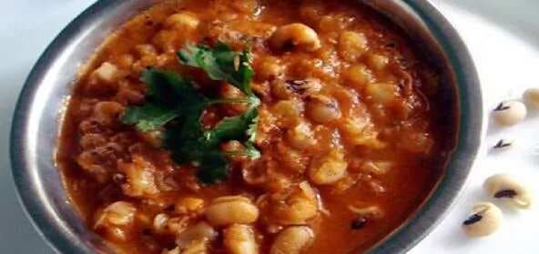 Sprouted Black-Eyed Peas And Tomato Kurma