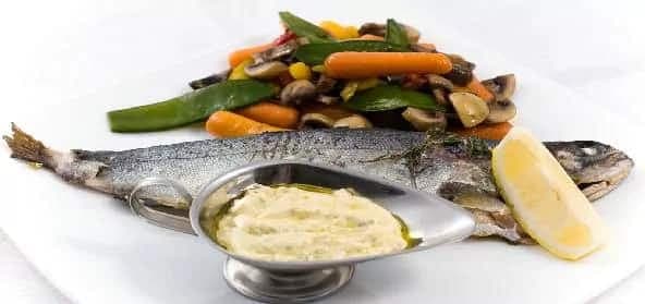 Steamed Seafood Fillets With White Wine Sauce