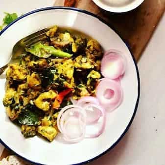 Andhra style green chilli chicken
