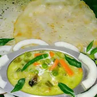 Appam with vegetable stew