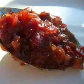 Apple and red onion chutney