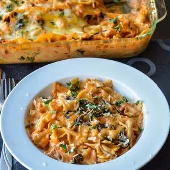 Baked pasta in creamy spinach rose sauce
