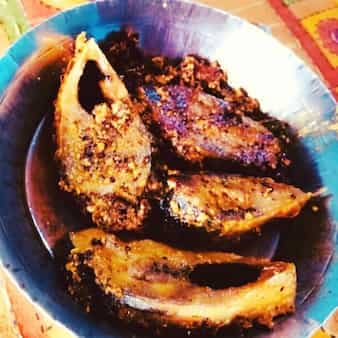 Bhapa sorshe ilish(steamed hilsa fish in mustard gravy)