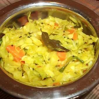 Cabbage and carrot sambharo/quick stir fry of cabbage and carrot