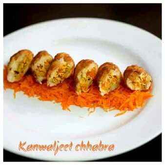 Carrot and vermicelli stuffed semolina rolls