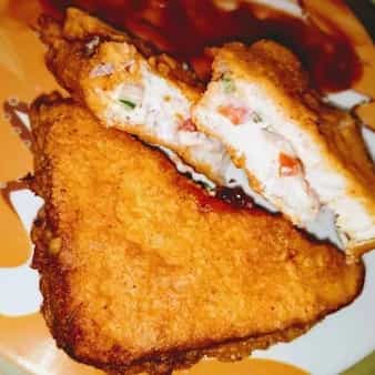 Cheesy sandwich pakora-fusion of sandwich and bread pakora