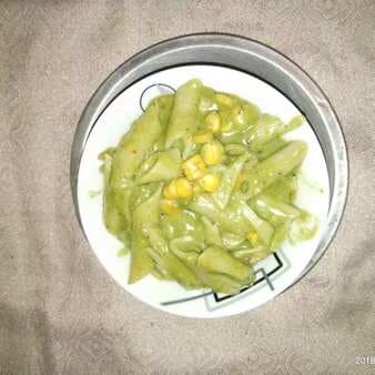 Cheesy spinach corn pasta
